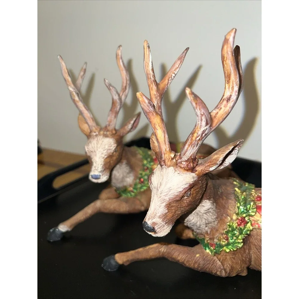 Set Of 2 Reindeer Resin Wooden Look Christmas Holiday Wreath Decor Display 10x8